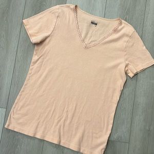 VGUC V-neck Tee